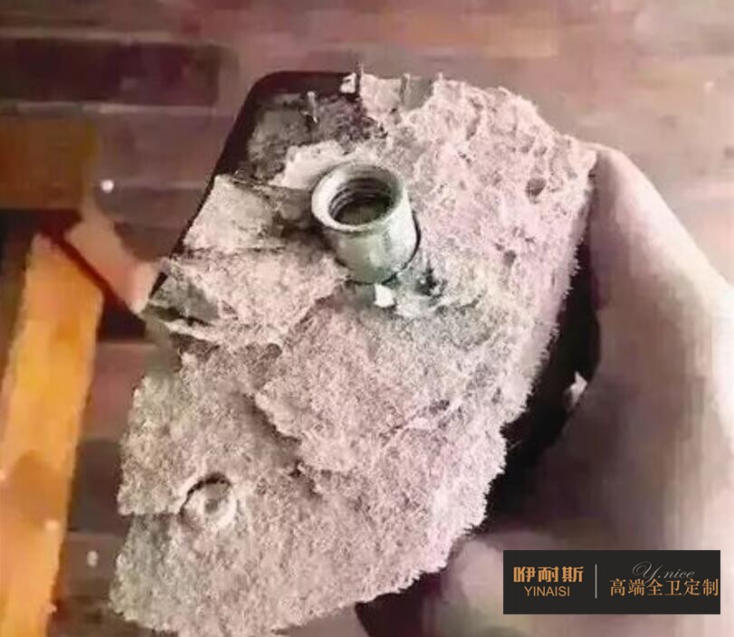 業(yè)主經(jīng)歷：紙浴室柜可以撕掉